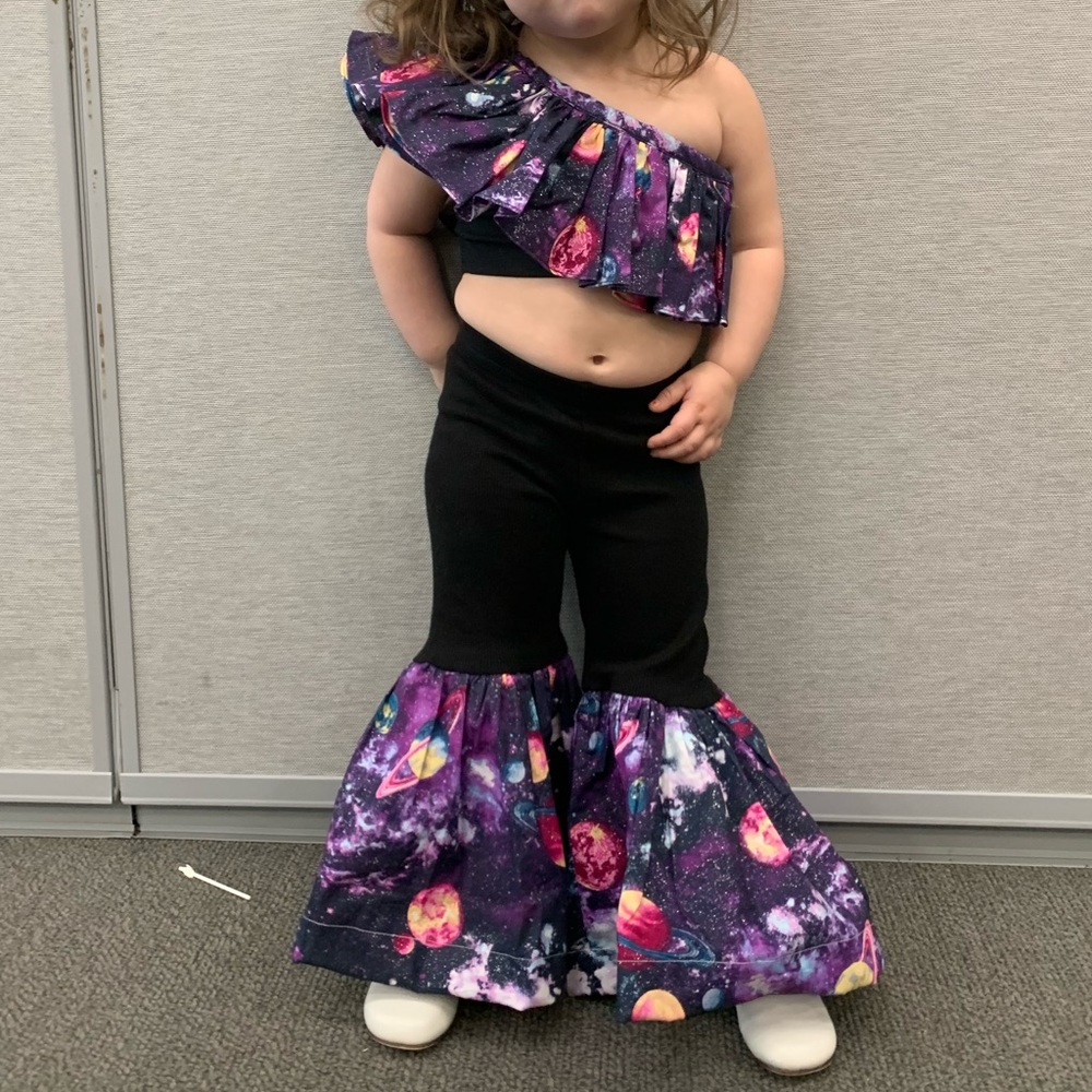 Galaxy Pageant ooc size 2/4